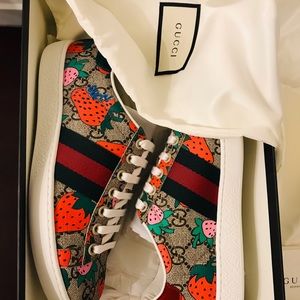 Gucci Shoes sneakers NEW AUTHENTIC strawberry Red